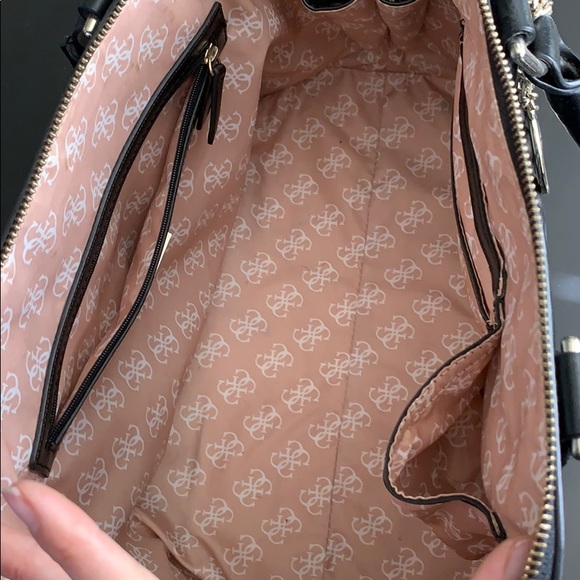 GUESS Purse - Picture 6 of 6